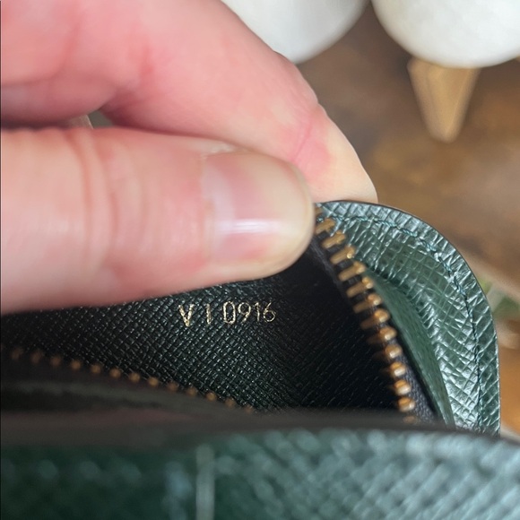 Louis Vuitton Green Leather Clutch - Picture 11 of 14